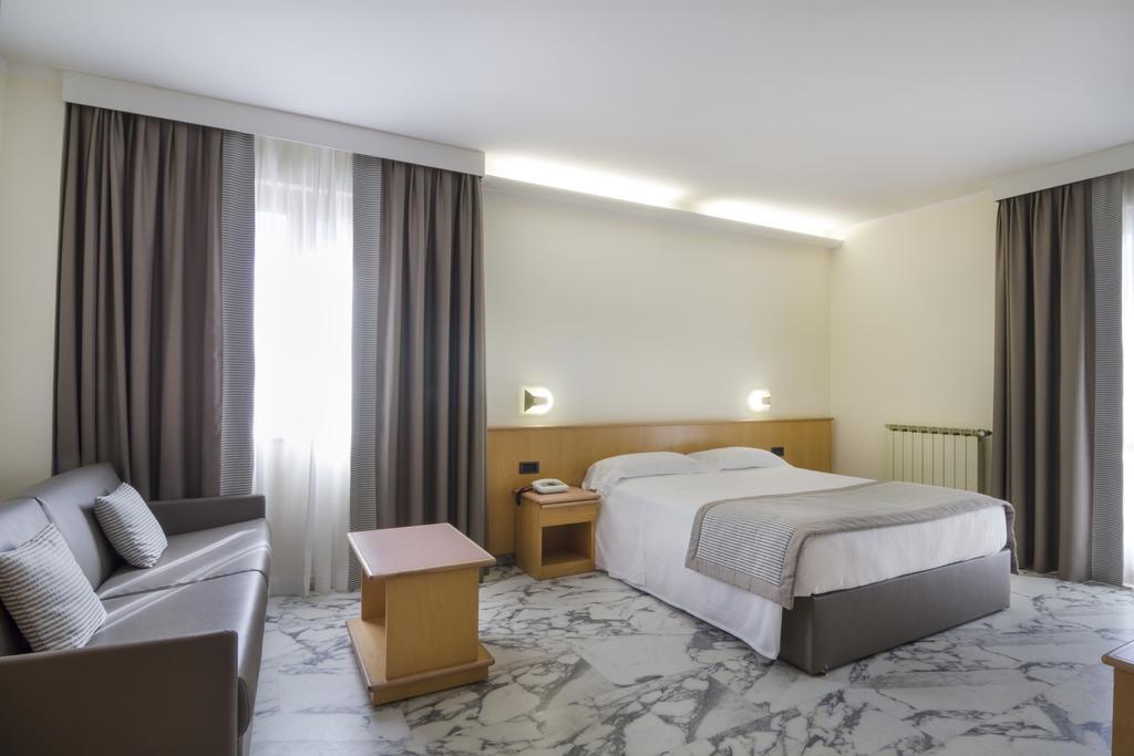 Hotel Mistral Termoli Eksteriør bilde